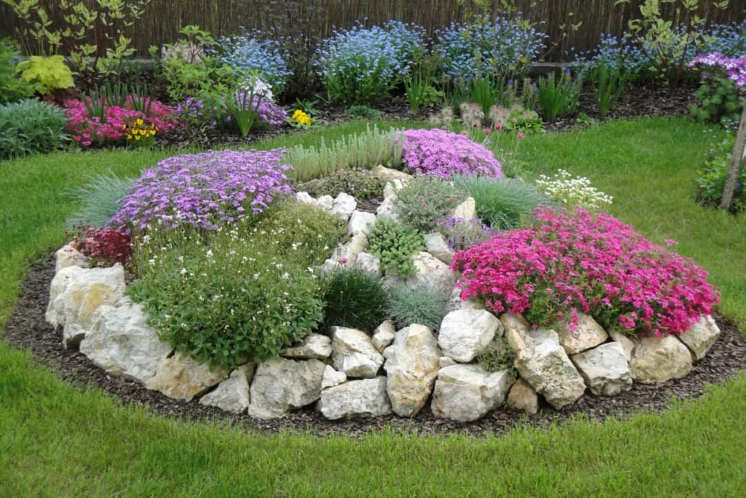 Jak zbudować skalniak: proste kroki do pięknego ogrodu bez wysiłku